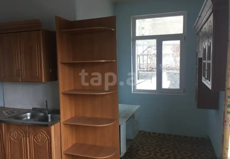 3 otaqlı mənzil , Şəki