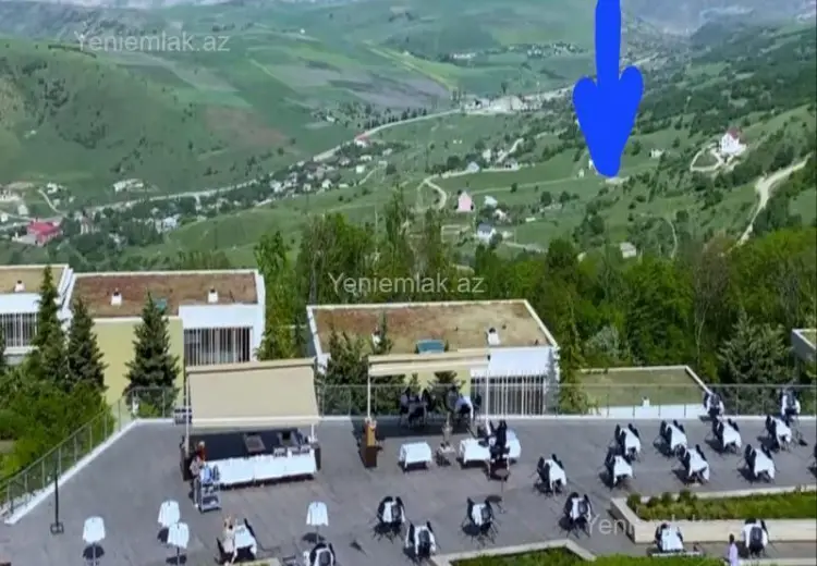 12 sot Torpaq Satılır, Siyəzən