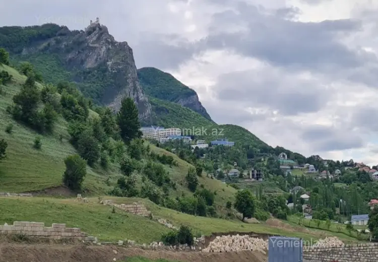 12 sot Torpaq Satılır, Siyəzən