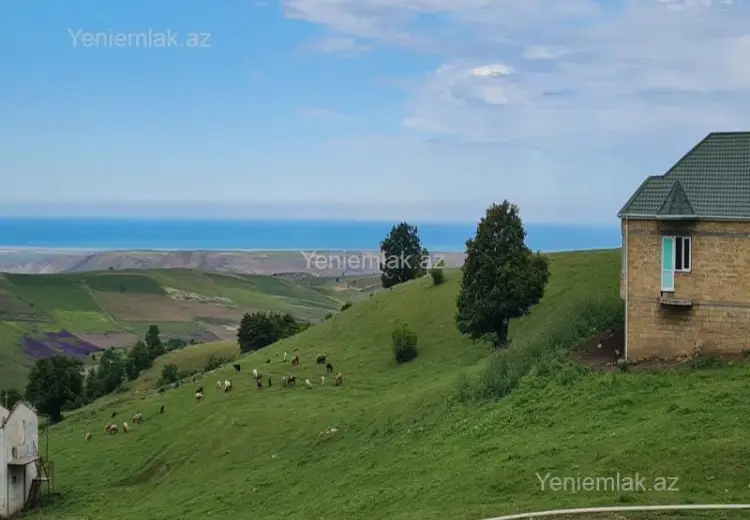 12 sot Torpaq Satılır, Siyəzən