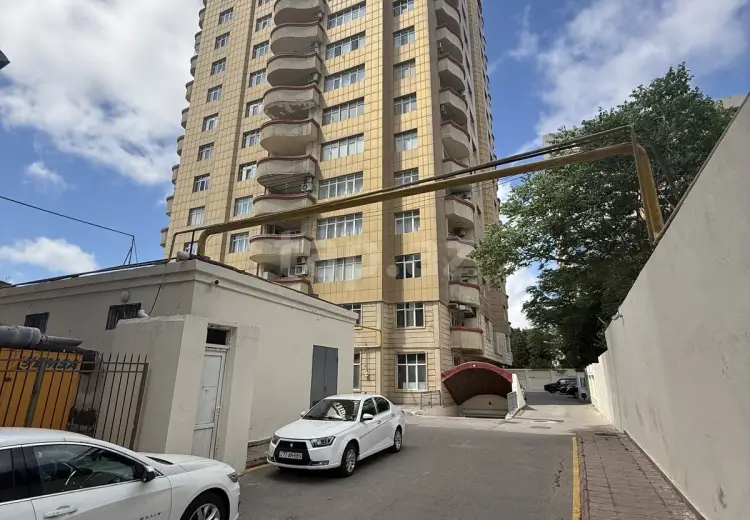 3 otaqlı mənzil , Bakı