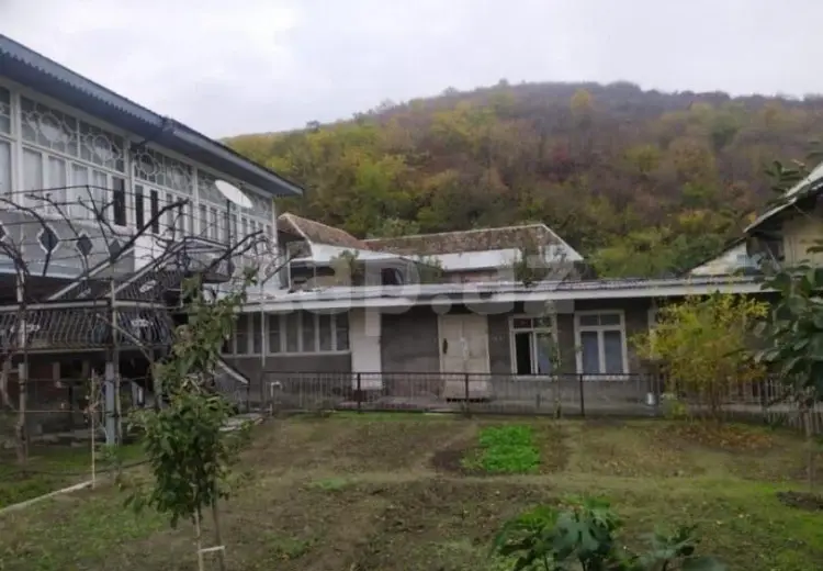 3 otaqlı mənzil , Şəki
