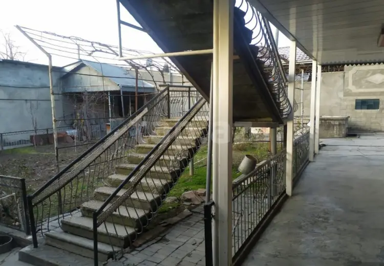 3 otaqlı mənzil , Şəki
