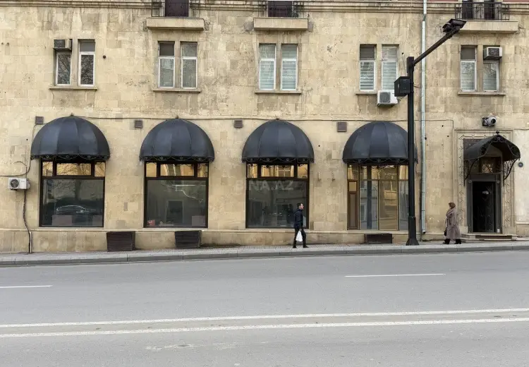 240 m² Obyekt / Ofis Kirayə (aylıq), Nəsimi, Bakı