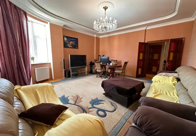 4 otaqlı mənzil Satılır, Nəsimi, Bakı