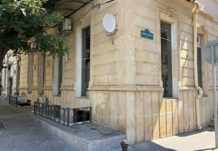 80 m² Obyekt / Ofis Satılır, Səbail, Bakı