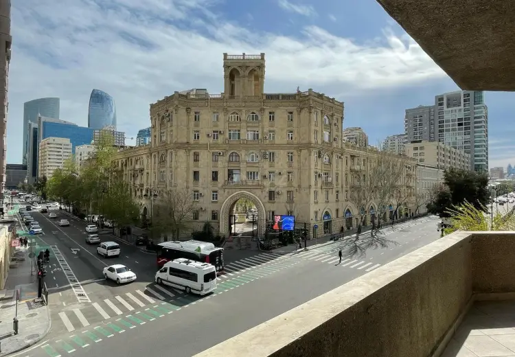 820 m² Obyekt / Ofis Kirayə (aylıq), Nəsimi, Bakı