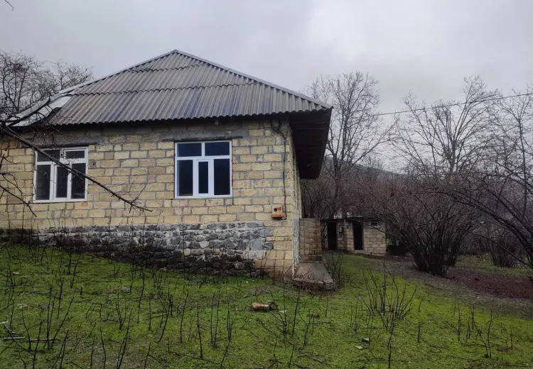 3 otaqlı mənzil Satılır, Şəki