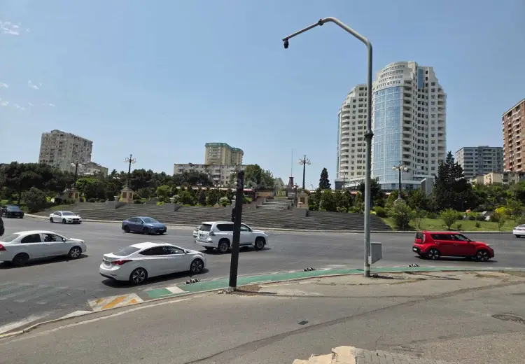 81 m² Obyekt / Ofis Satılır, Yasamal qəs., Yasamal, Bakı