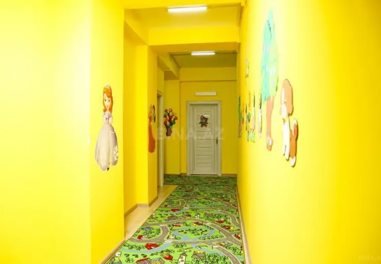 425 m² Obyekt / Ofis Satılır, Laçın