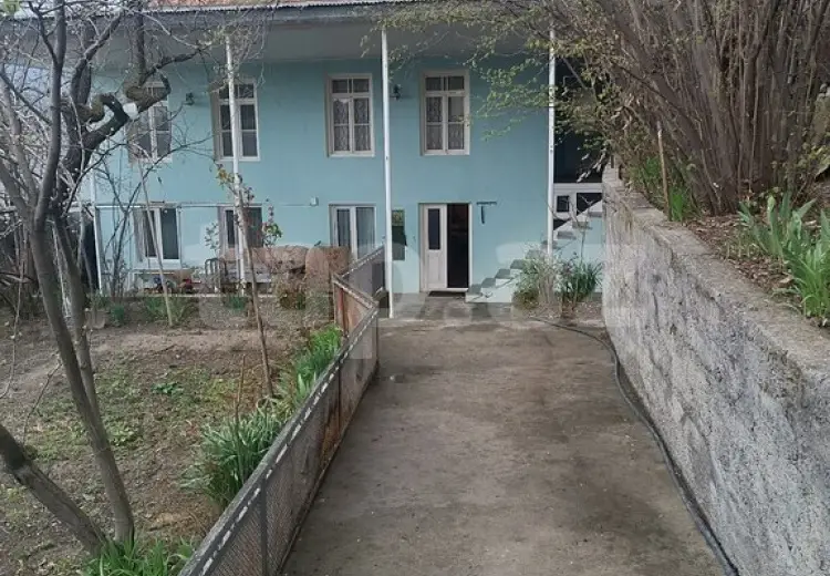 3 otaqlı mənzil , Şəki