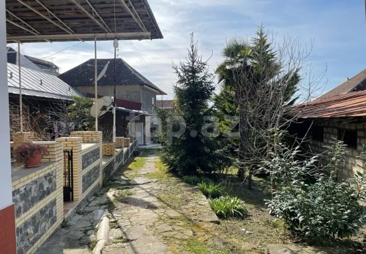 3 otaqlı mənzil , Şəki