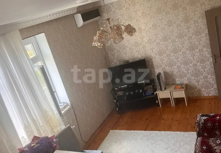 8 otaqlı mənzil , Sumqayıt
