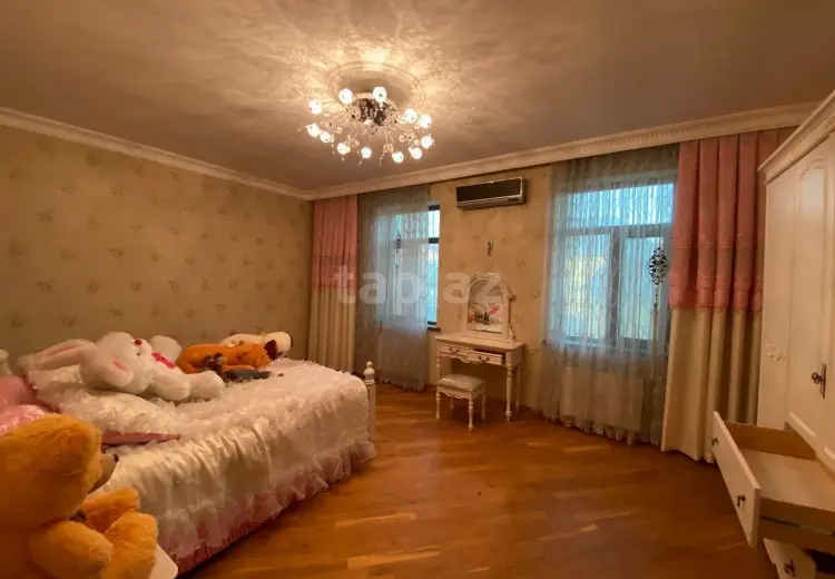 10 otaqlı mənzil , Xırdalan