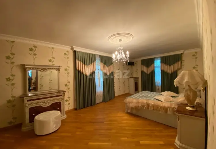 10 otaqlı mənzil , Xırdalan