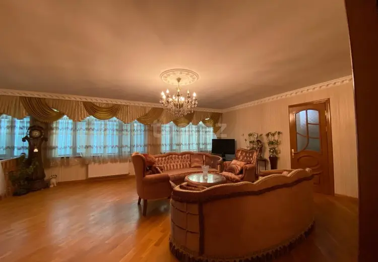 10 otaqlı mənzil , Xırdalan