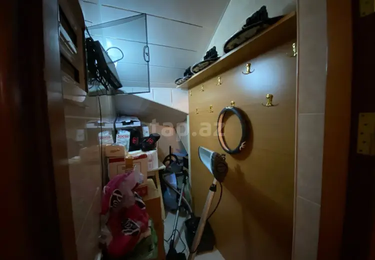 10 otaqlı mənzil , Xırdalan