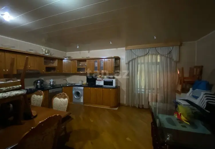 10 otaqlı mənzil , Xırdalan