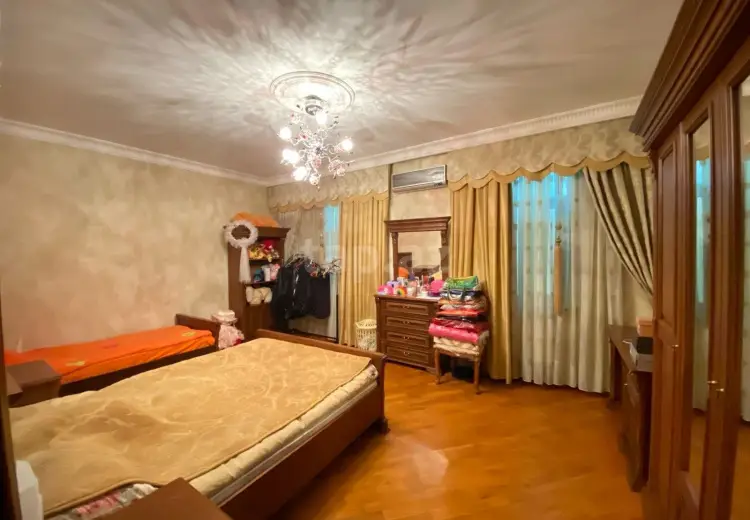 10 otaqlı mənzil , Xırdalan