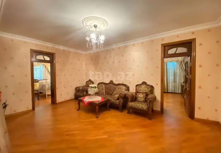 10 otaqlı mənzil , Xırdalan