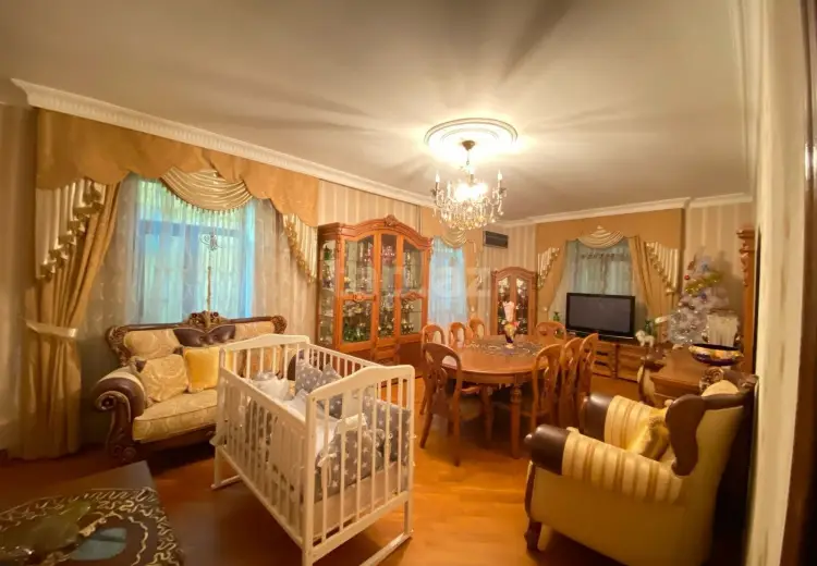 10 otaqlı mənzil , Xırdalan