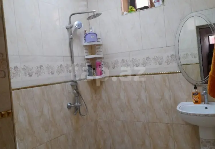6 otaqlı mənzil , Bakı
