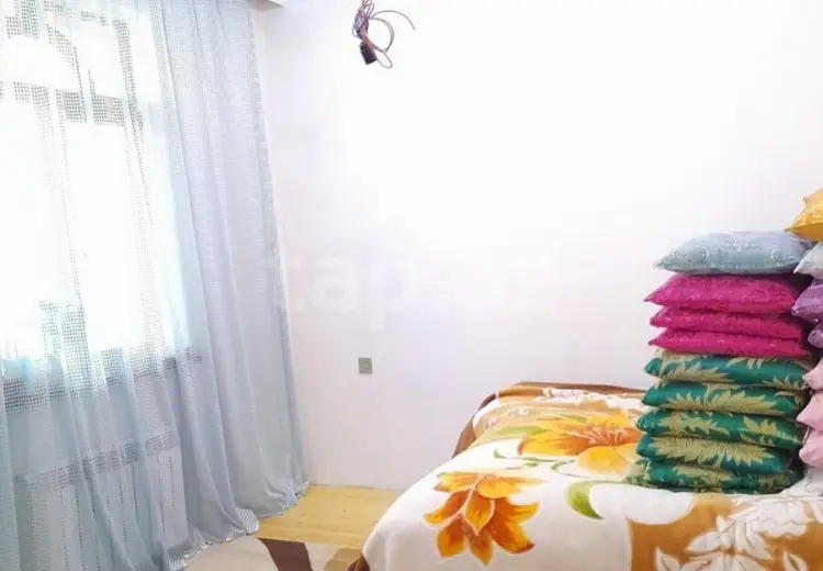 6 otaqlı mənzil , Bakı