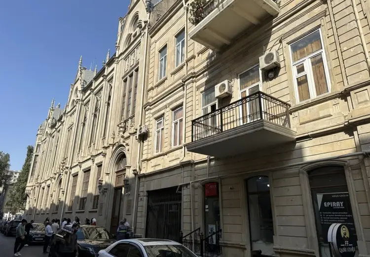 500 m² Obyekt / Ofis Satılır, Səbail, Bakı