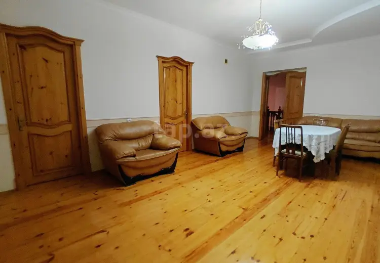9 otaqlı mənzil , Quba