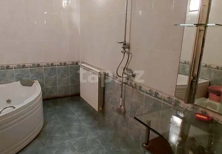 9 otaqlı mənzil , Quba