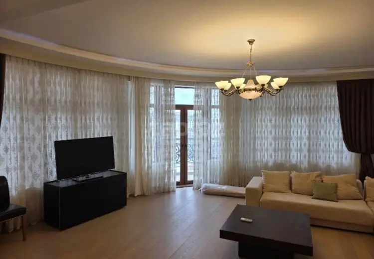 4 otaqlı mənzil , Bakı