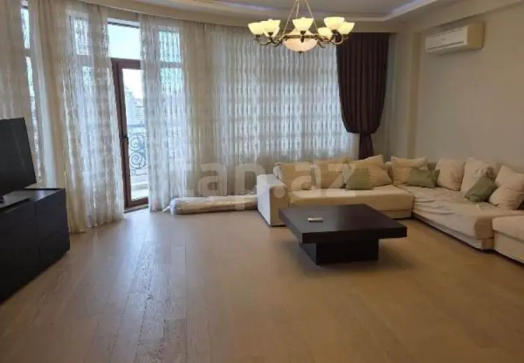 4 otaqlı mənzil , Bakı