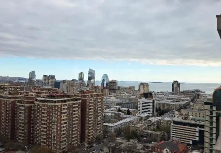 4 otaqlı mənzil , Bakı