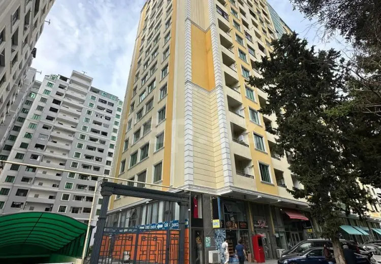 4 otaqlı mənzil , Bakı