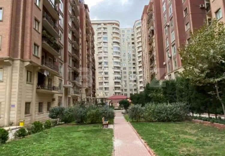 3 otaqlı mənzil , Bakı