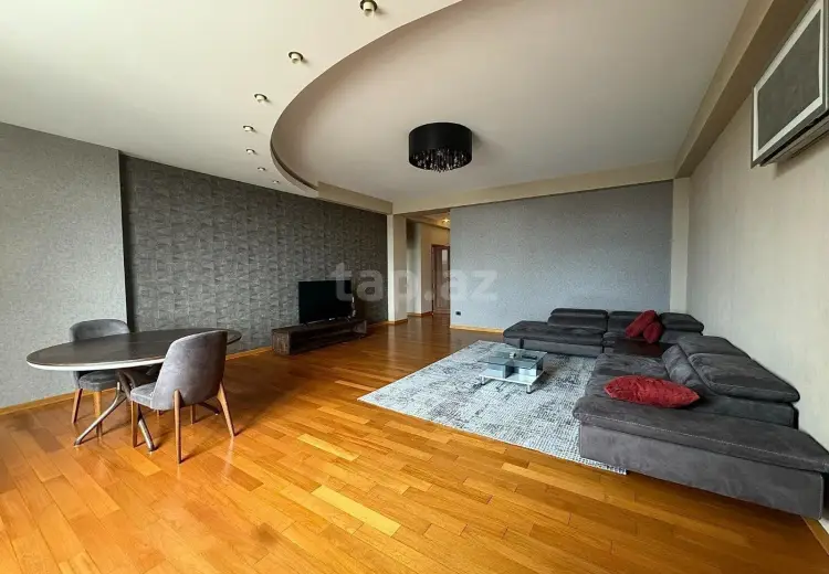 4 otaqlı mənzil , Bakı