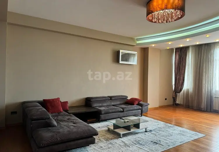 4 otaqlı mənzil , Bakı