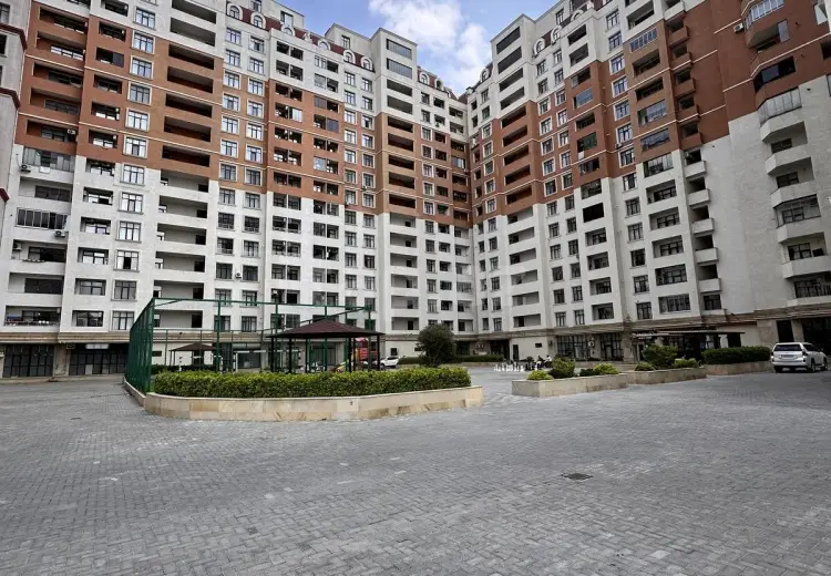 4 otaqlı mənzil , Bakı