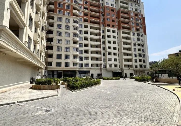 4 otaqlı mənzil , Bakı