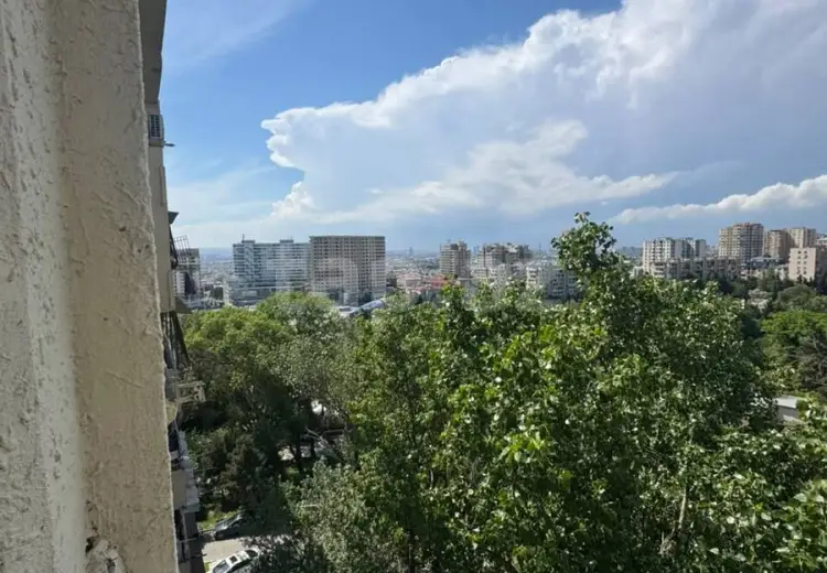 4 otaqlı mənzil , Bakı