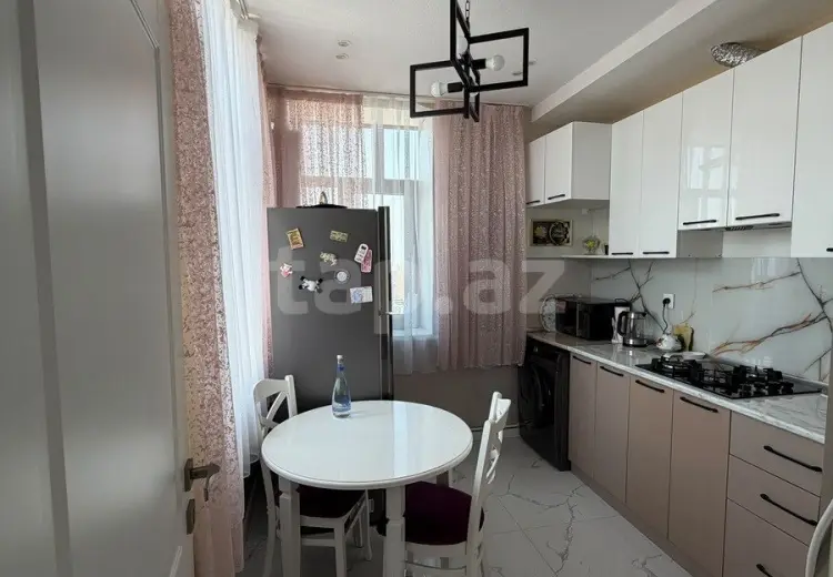 3 otaqlı mənzil , Bakı