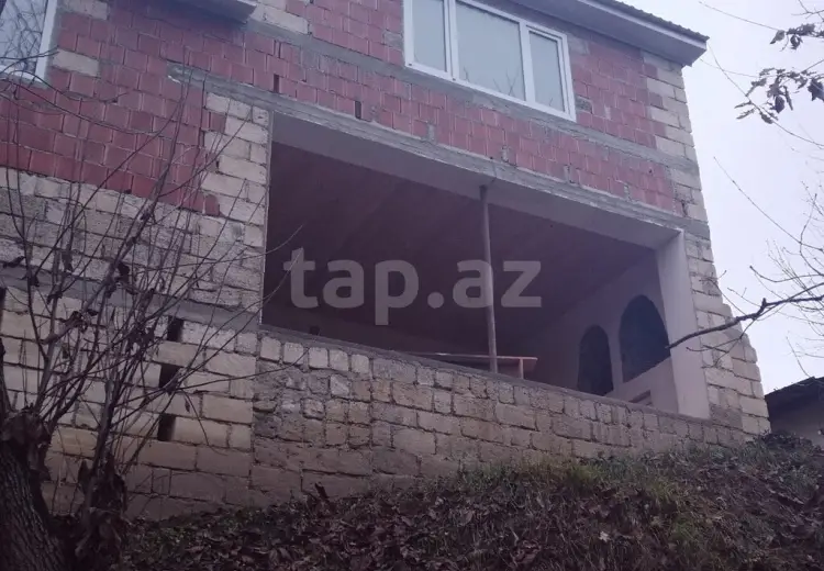 8 otaqlı mənzil , Quba