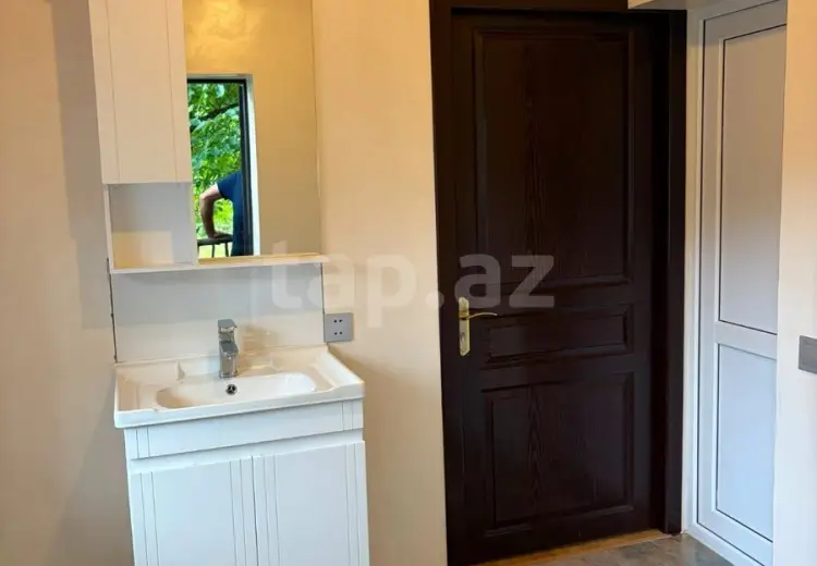 8 otaqlı mənzil , Quba