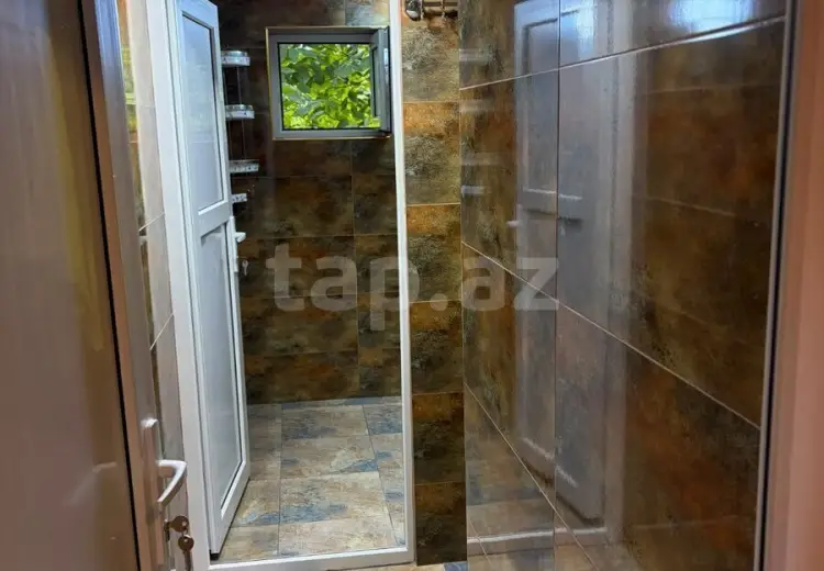 8 otaqlı mənzil , Quba