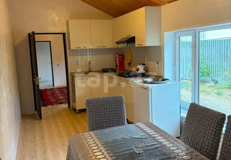 8 otaqlı mənzil , Quba