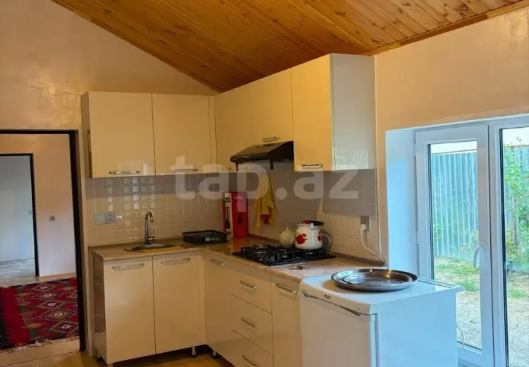 8 otaqlı mənzil , Quba