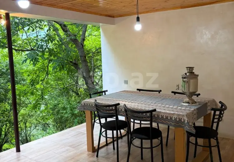 8 otaqlı mənzil , Quba