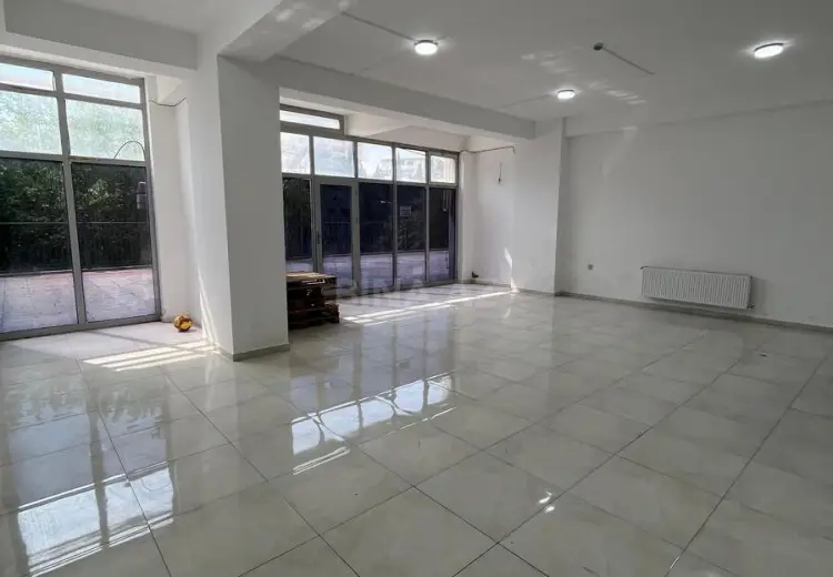85 m² Obyekt / Ofis Kirayə (aylıq), Laçın