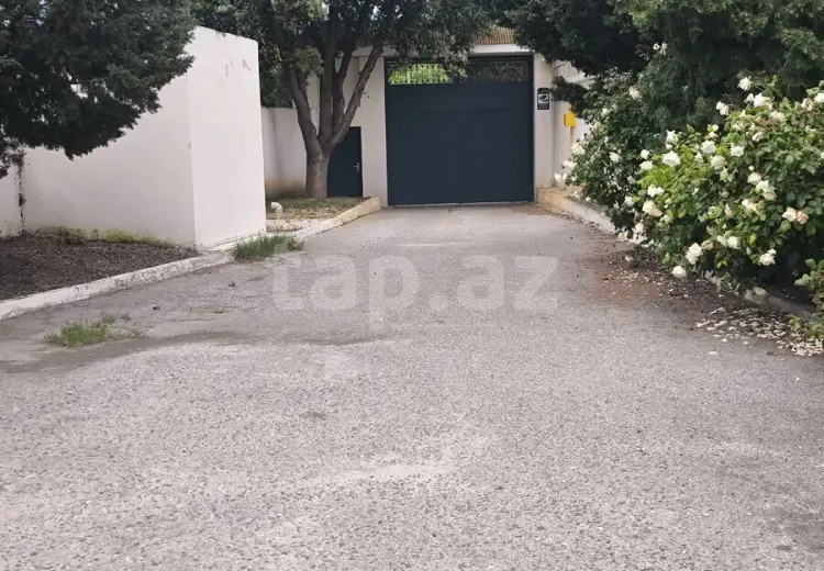6 otaqlı mənzil , Bakı