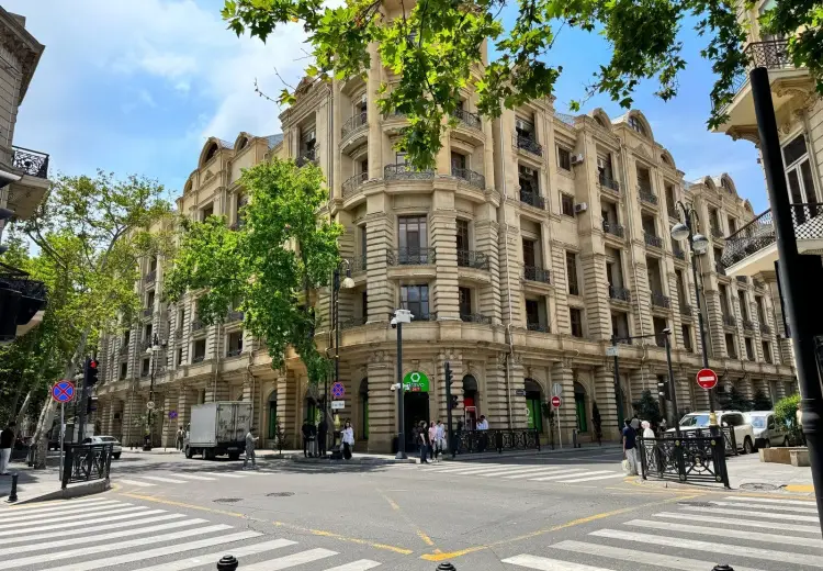 3 otaqlı mənzil Satılır, Sahil qəs., Səbail, Bakı